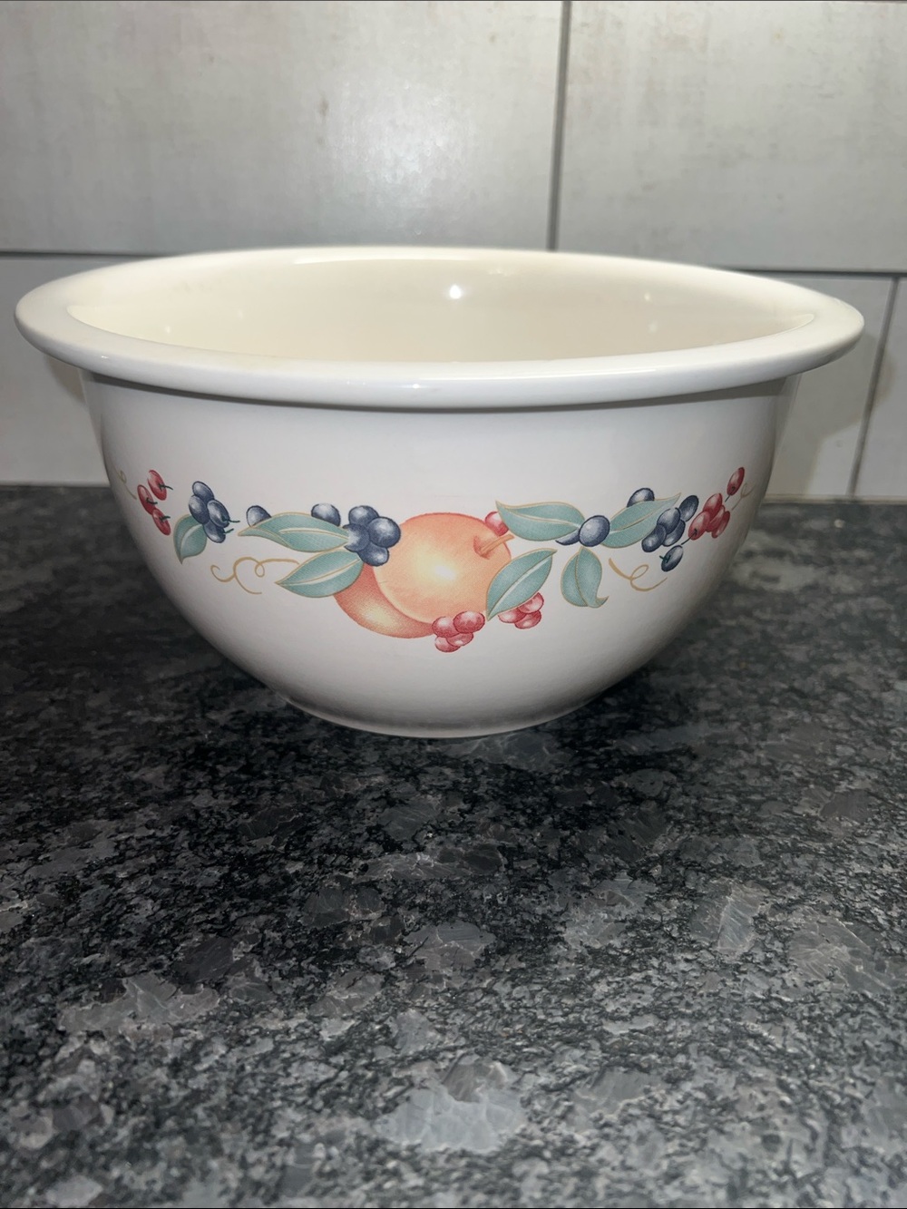2qt CORELLE COORDINATES Abundance Serving/Mixing Bowl. New without tags.
